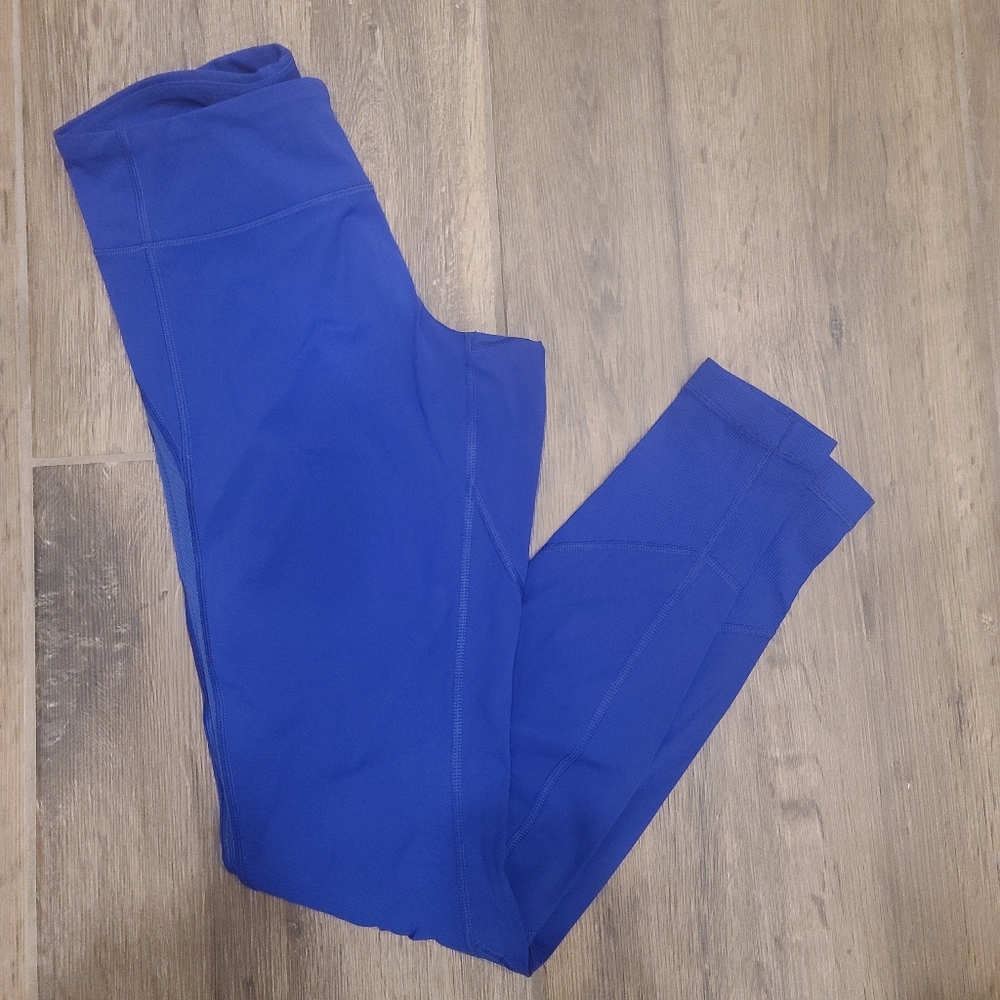 Lululemon In Movement Tight sz 8 7/8 lenth